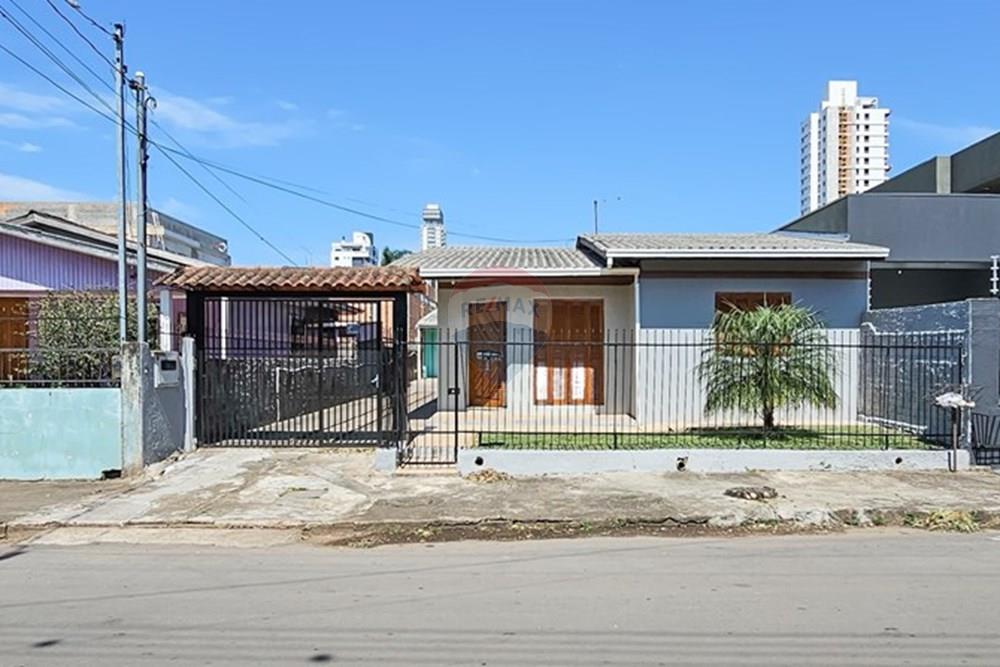 Casa 3 Dormitórios à Venda, Bairro Annes, Passo Fundo — foto 1