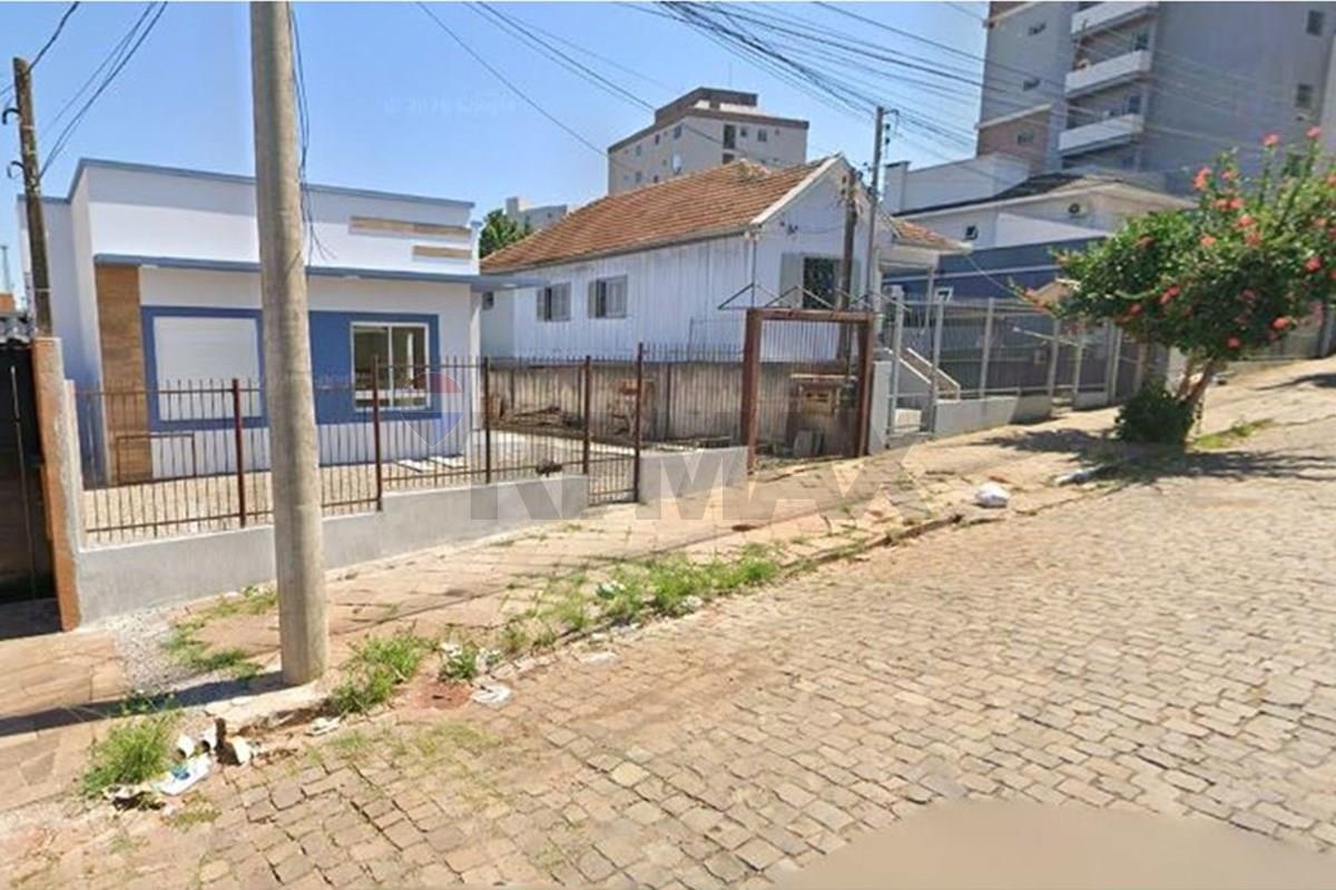 Casa 3 Dormitórios de Fundos — foto 1