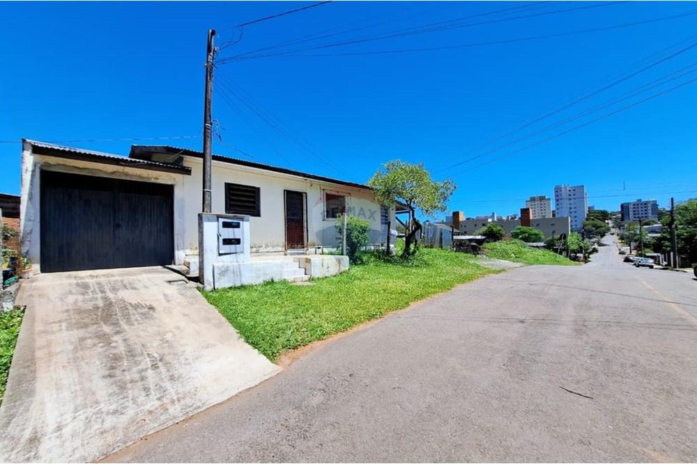 Casa à Venda, 3 dormitórios, Bairro Petrópolis, Passo Fundo/RS — foto 1