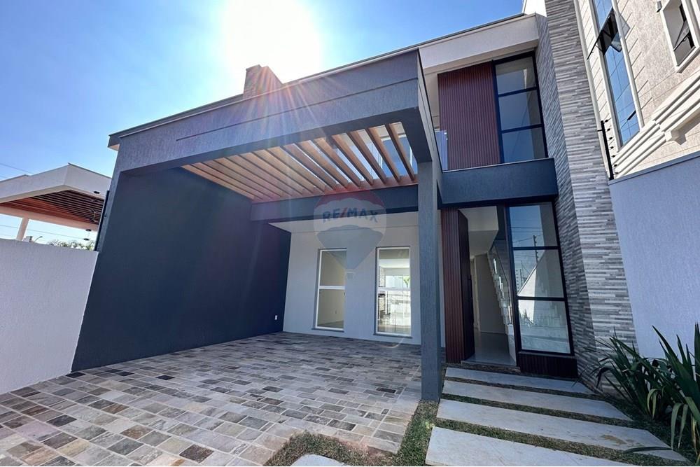 Casa de 3 dormitórios com Suíte na Cidade Nova — foto 1