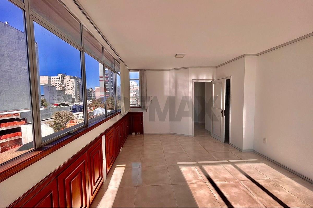 Sala Comercial à Venda no Centro de Passo Fundo (41m²) com Vaga de Garagem! — foto 1