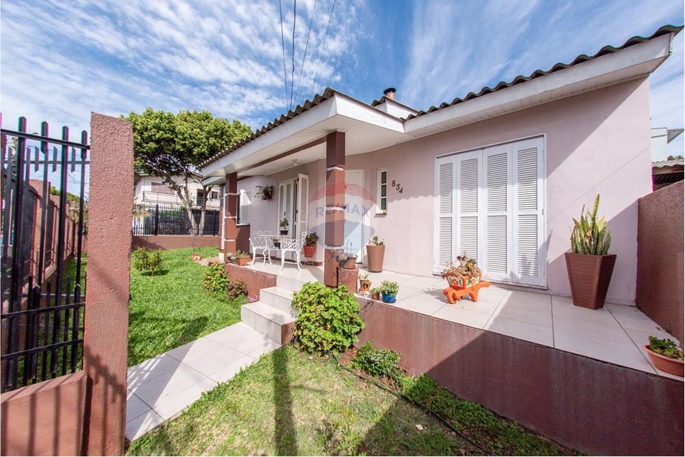 Casa 3 quartos de esquina no bairro São Cristovão II - Semimobiliada — foto 1