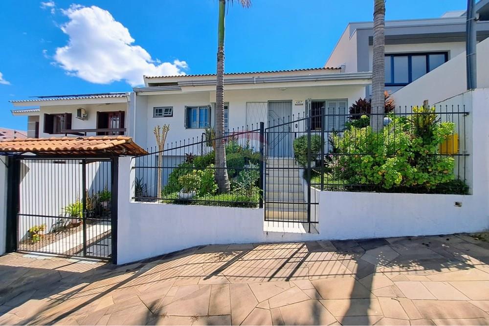 Casa 3 Dormitórios à Venda, Bairro Annes, Passo Fundo/RS — foto 1