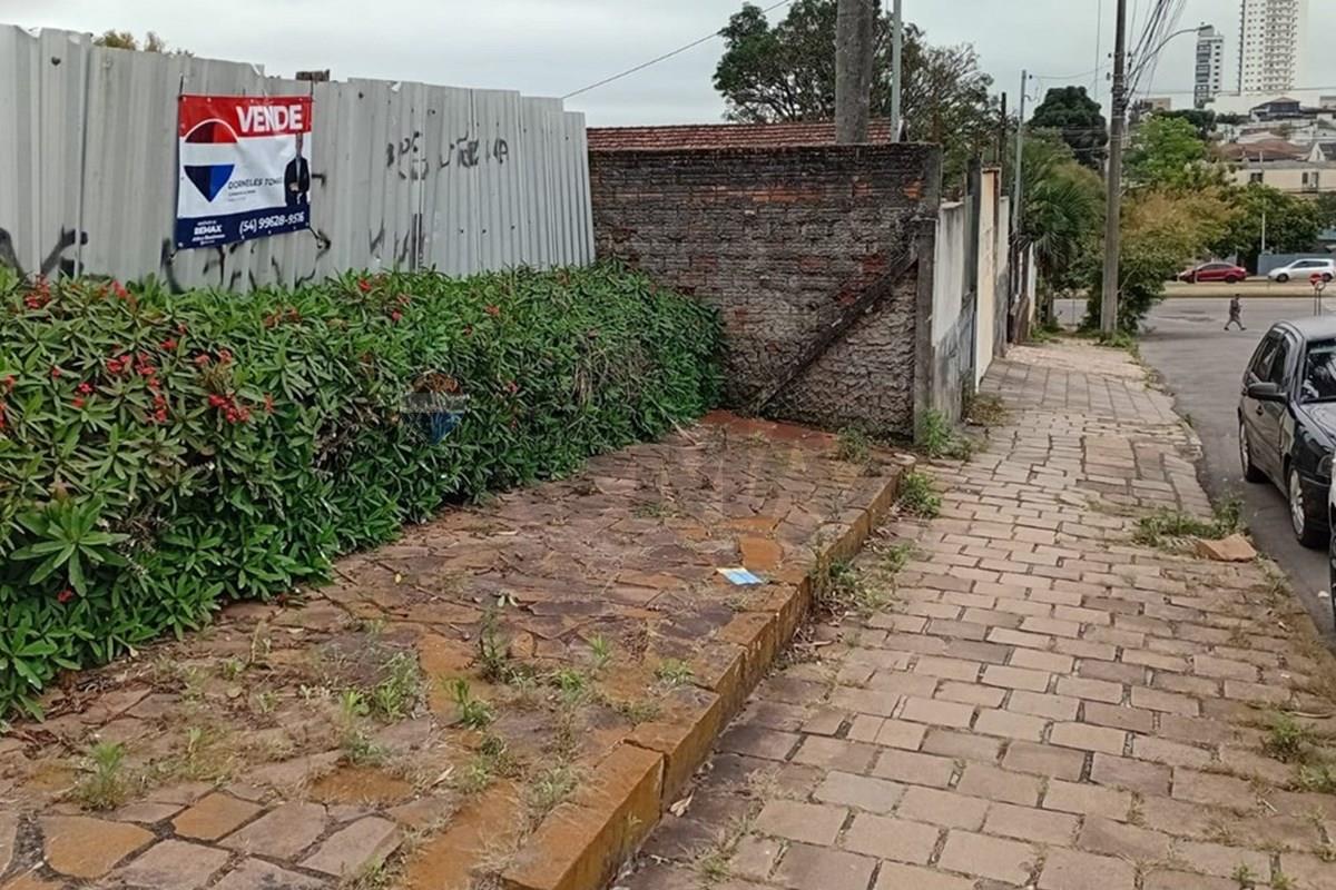 ÓTIMO TERRENO COM 600 M2, A 50 METROS DA AV. BRASIL PRÓX. A ANTIGA CESA. — foto 1