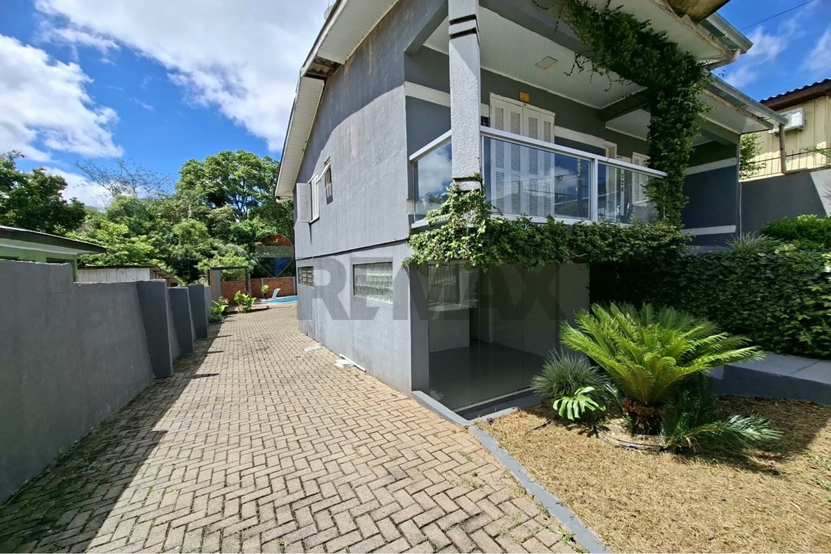 Aluguel: Casa 3 Quartos com Piscina em Passo Fundo — foto 1
