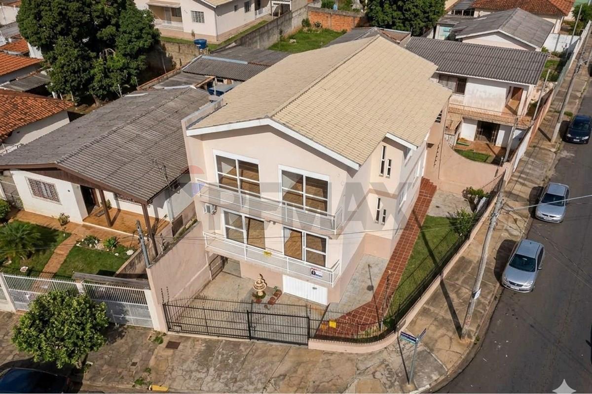 Prédio Residencial com excelente potencial de renda e moradia — foto 1