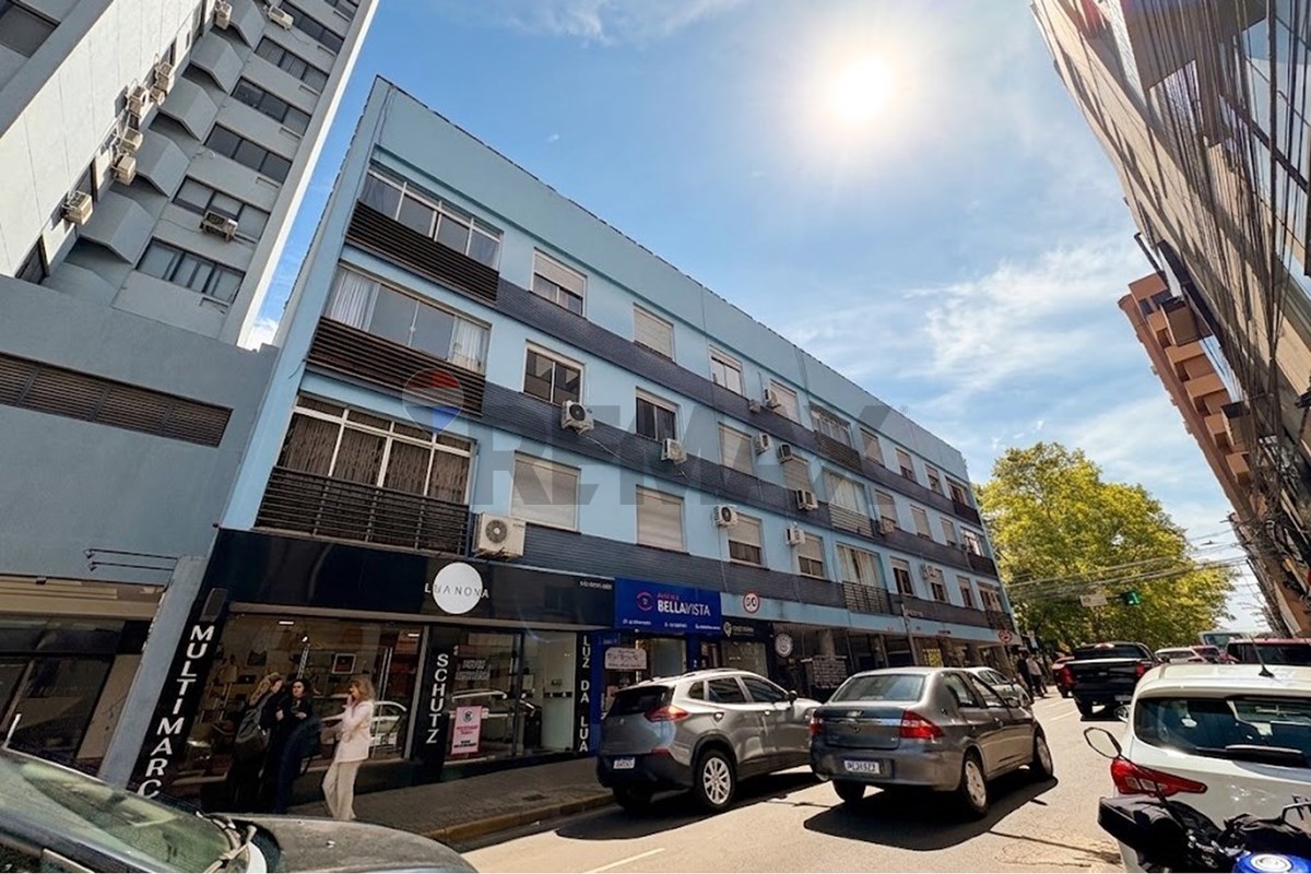 APARTAMENTO DOIS DORMITÓRIOS COM DEPENDÊNCIA DE EMPREGADA - ED DOS BANCÁRIOS — foto 1