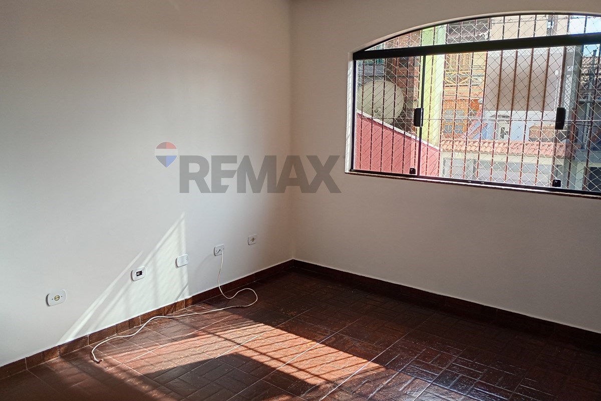  - Casa Térrea - Quintal compartilhado - 02 dormitórios + 01 opcional - 02 vagas de garagem / PQ das Nações - Rua Espanha 