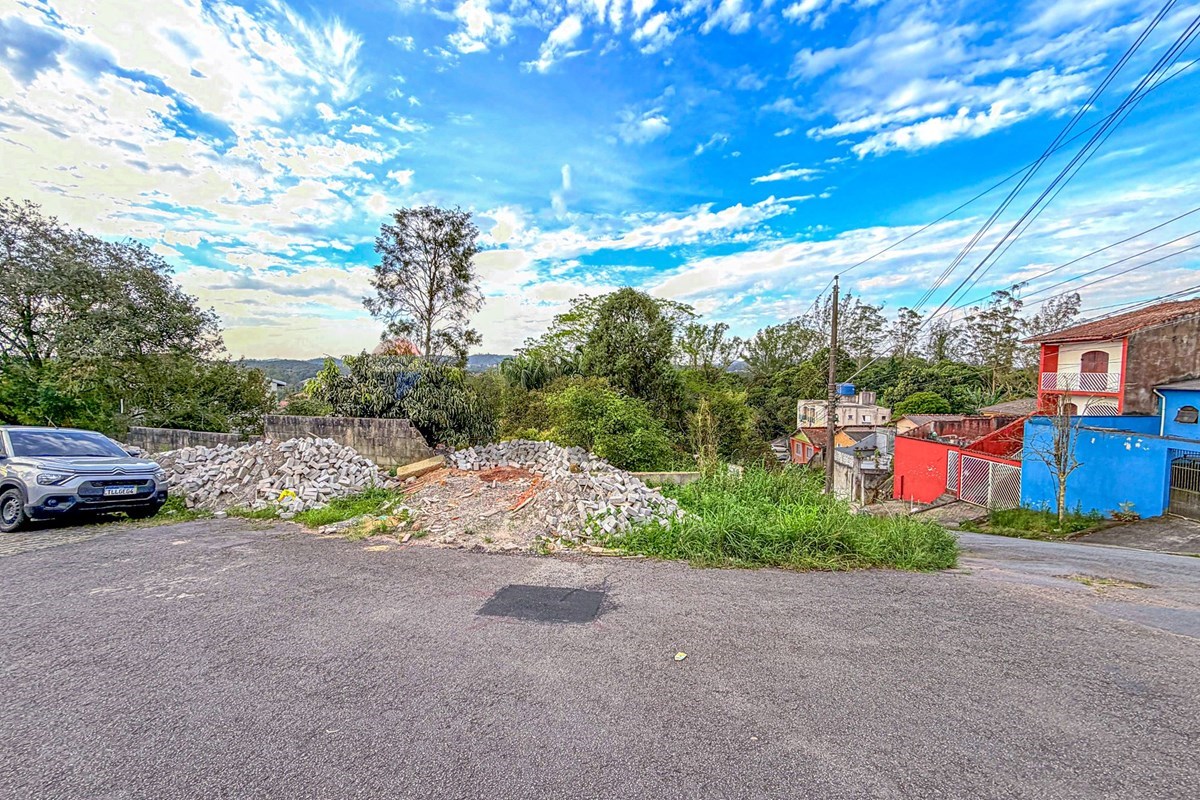  - Terreno com 250,00m² a venda no bairro Santana em Ribeirão Pires