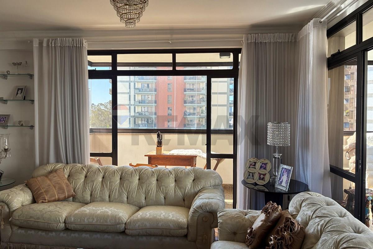  - Apartamento 313m2, 3 suítes, 4 vagas no Bairro Jardim