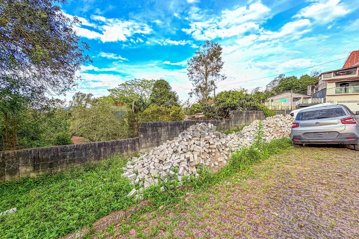  - Terreno de 250,00m² a venda no bairro Santana em Ribeirão Pires