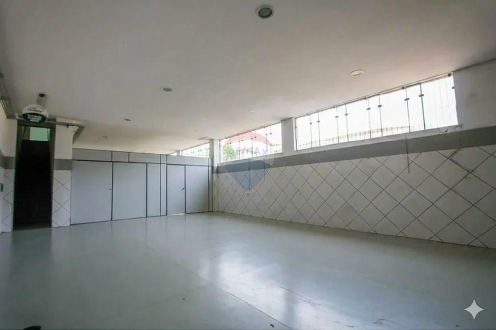  - PRÉDIO COMERCIAL A VENDA