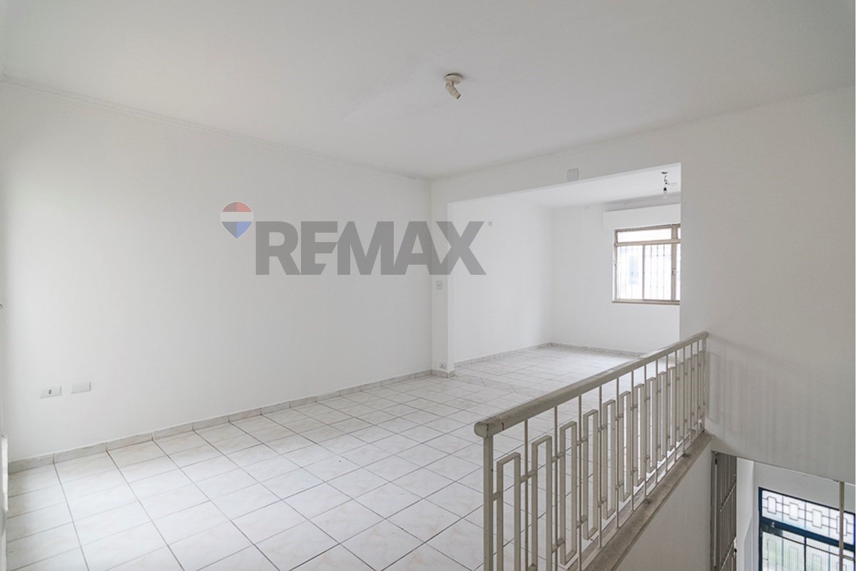  - Sobrado dos Sonhos no Ipiranga – 6 Vagas 2 Quartos, sala, cozinha, banheiro e lavanderia.