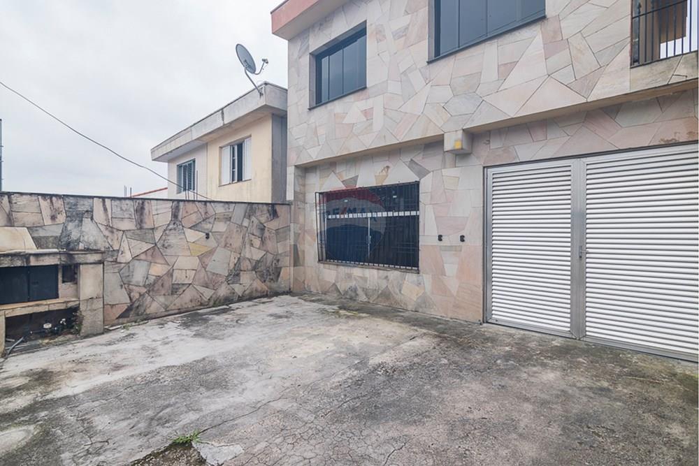 Sobrado à venda com 3 quartos, 209m² - Vila Scarpelli,Santo André 
