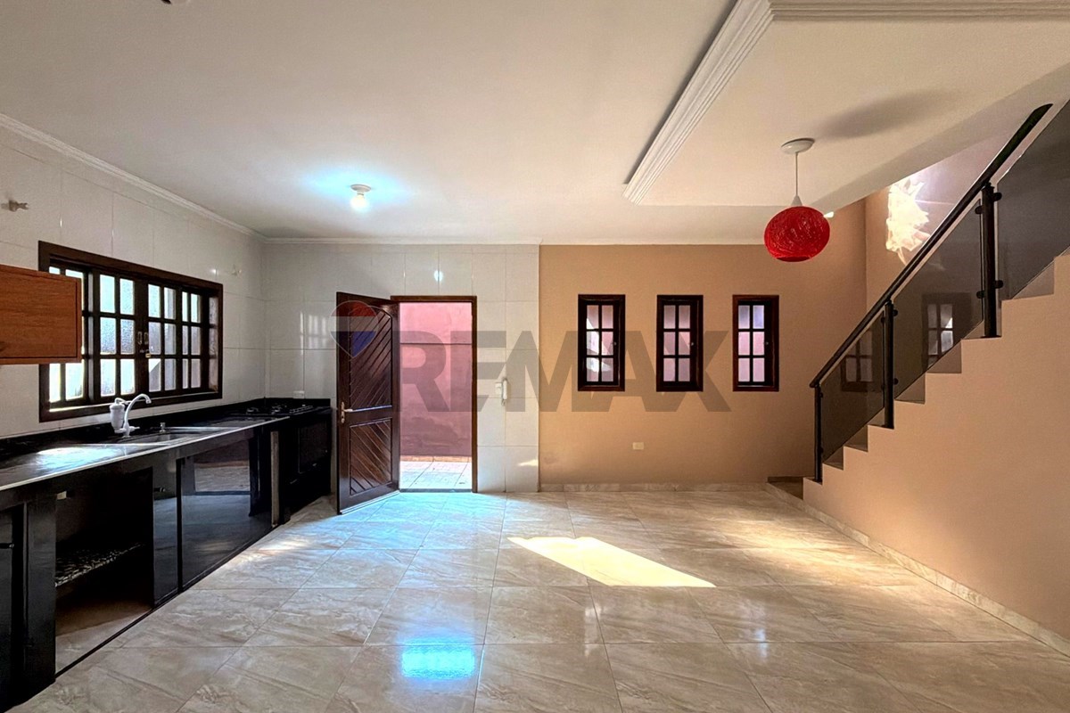 Sobrado à venda com 2 quartos, 210.99m² - Barro Branco,Ribeirão Pires 