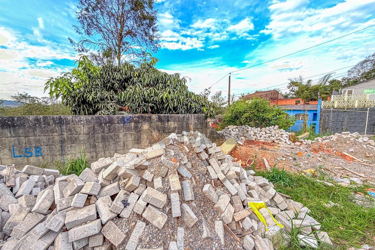  - Terreno com 250,00m² a venda no bairro Santana em Ribeirão Pires
