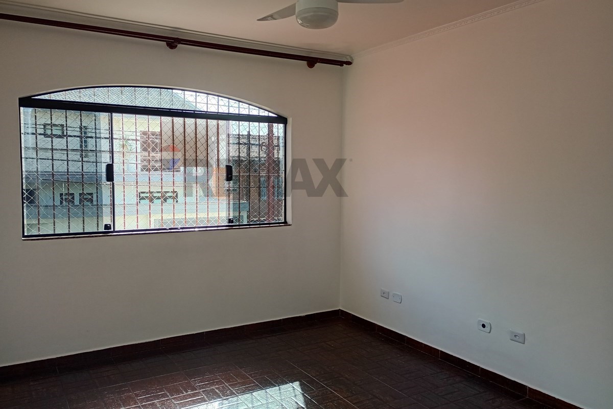  - Casa Térrea - Quintal compartilhado - 02 dormitórios + 01 opcional - 02 vagas de garagem / PQ das Nações - Rua Espanha 