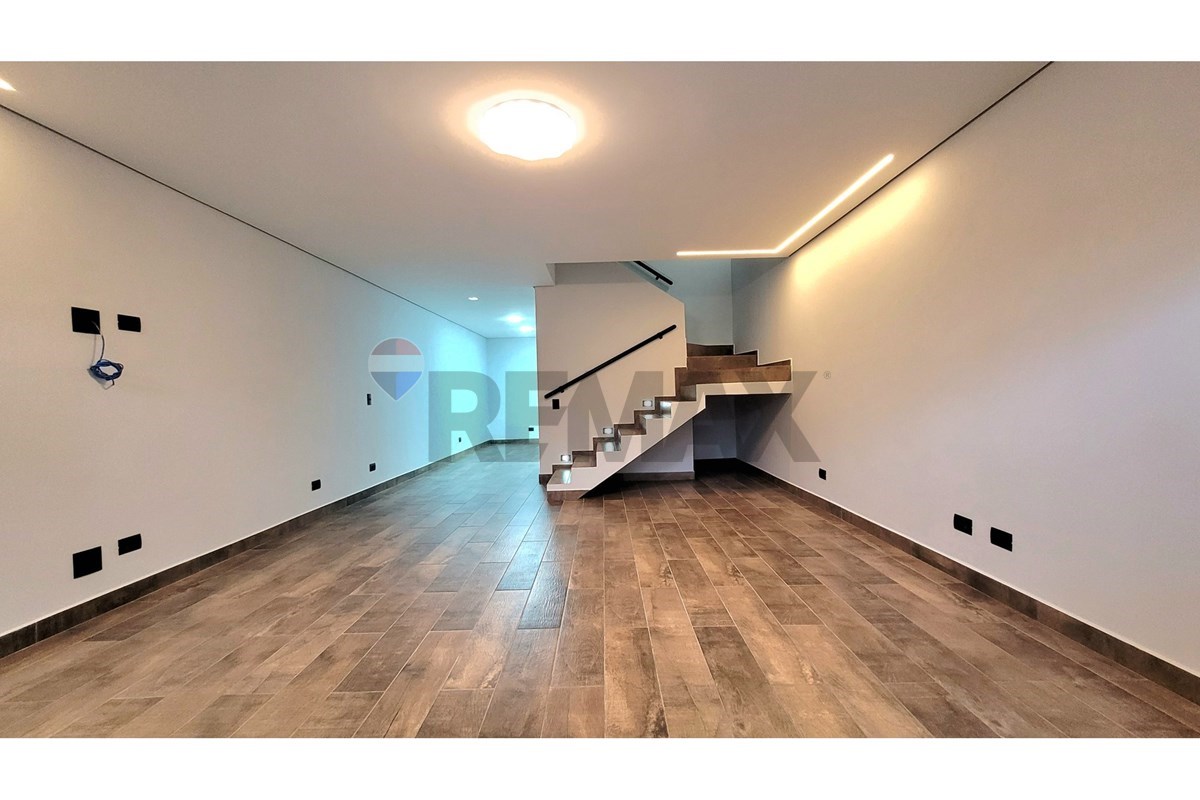 Sobrado à venda com 3 quartos, 188.19m² - Vila Alpina,Santo André 