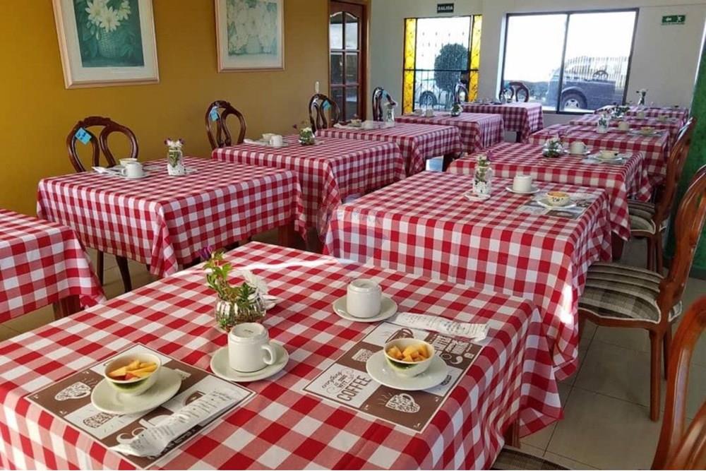 Vereda Cardonal, Hotel rumbo al Neusa