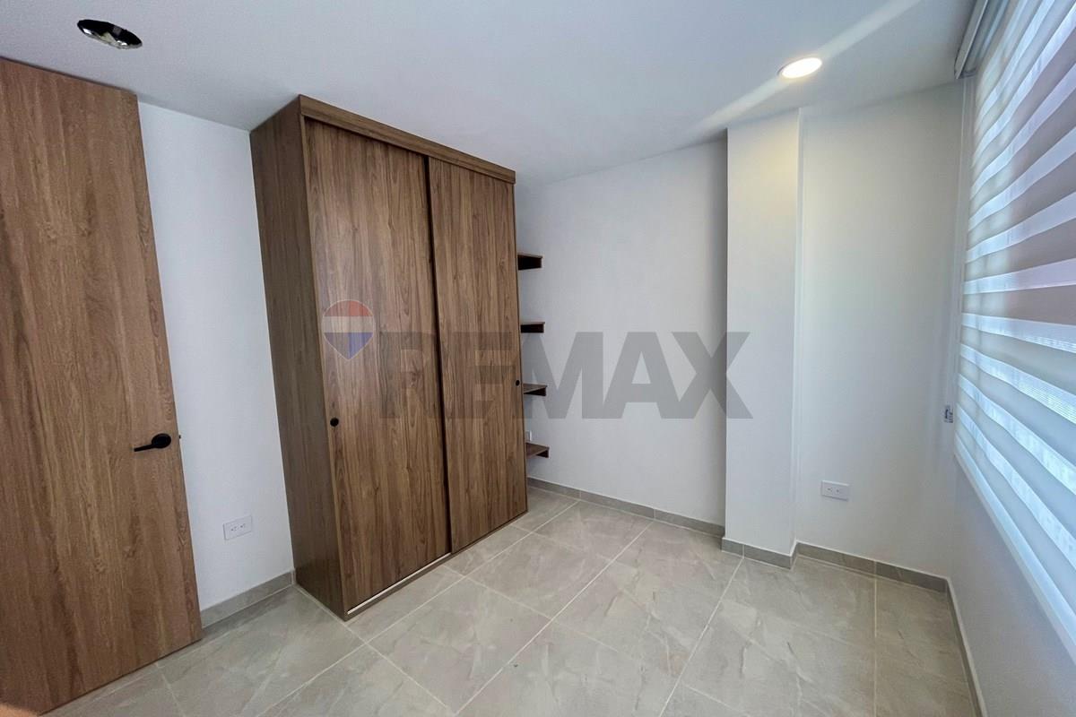 Casa en Venta en Edificio Manrique - CALLE 1B # 103B-43