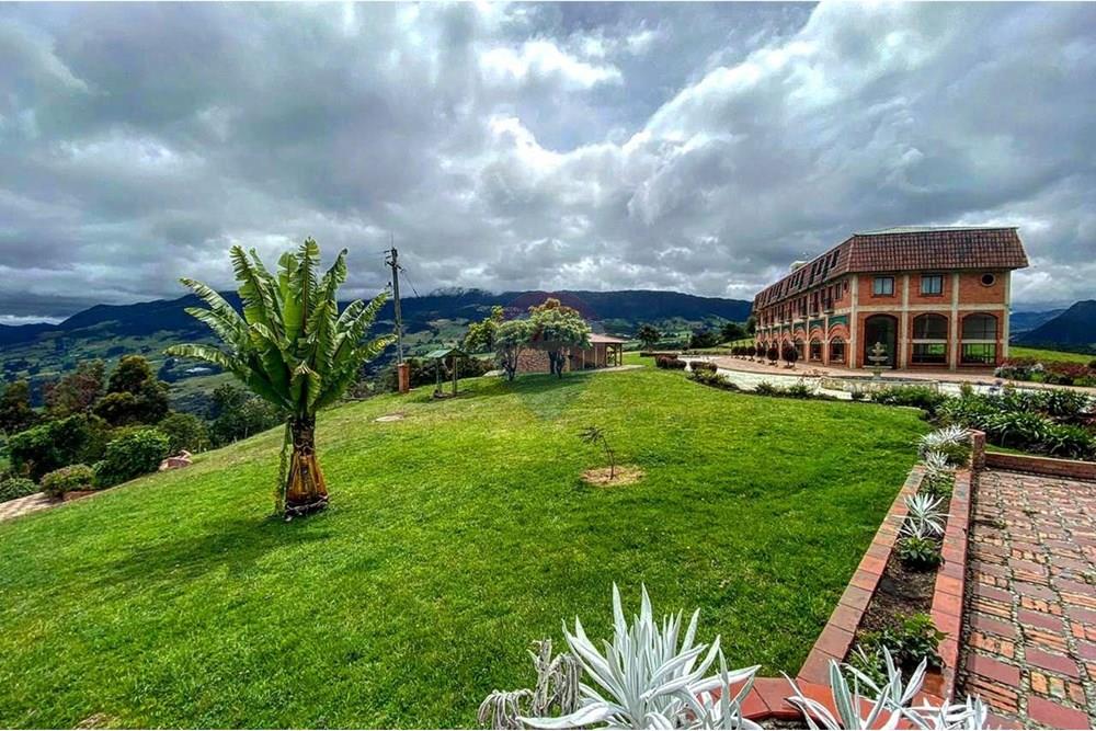 Vereda Cardonal, Hotel rumbo al Neusa