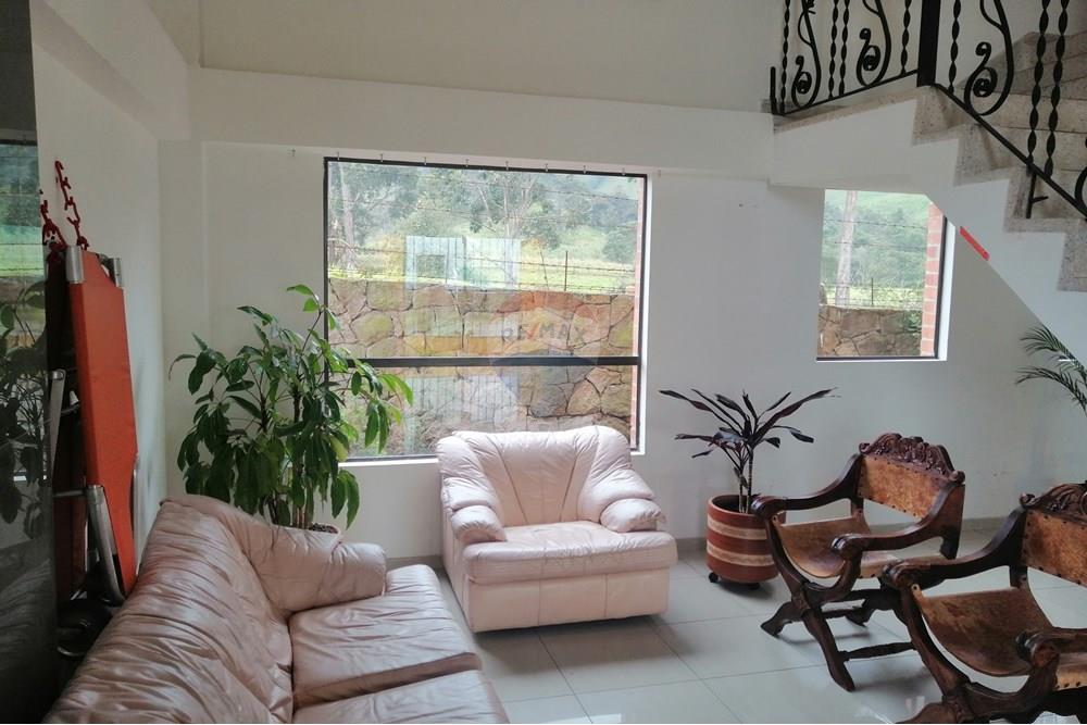 Vereda Cardonal, Hotel rumbo al Neusa
