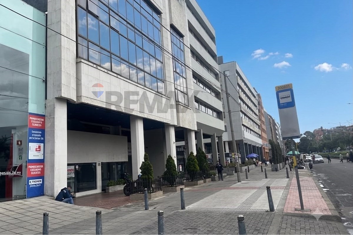 Av. Cra 15 # 122 - 73 Oficina 210