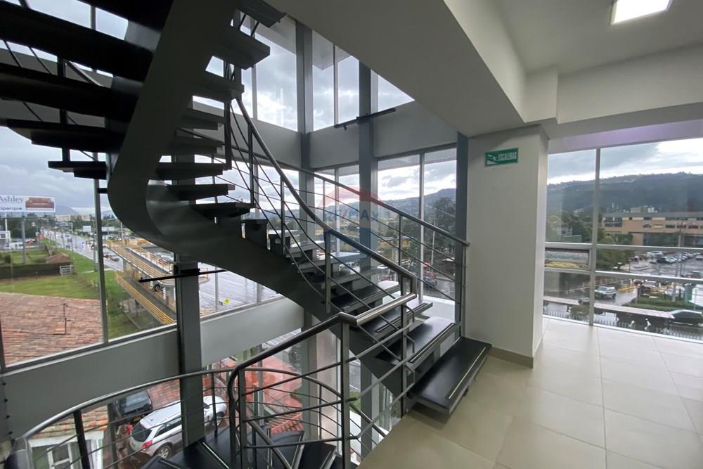 Avda los Zipas # 24 85 edificio VITA