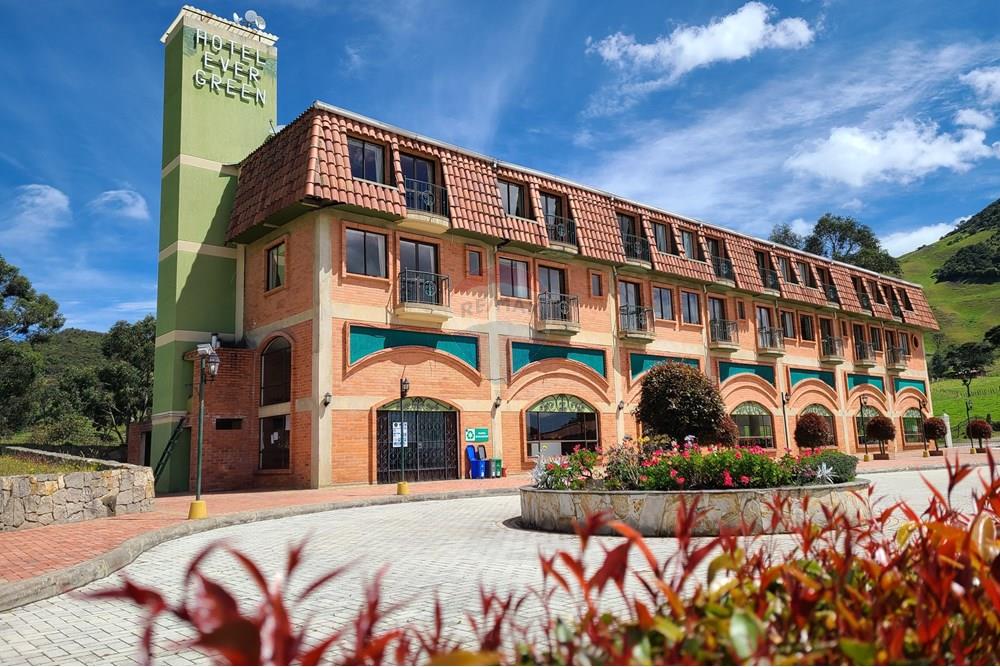 Vereda Cardonal, Hotel rumbo al Neusa