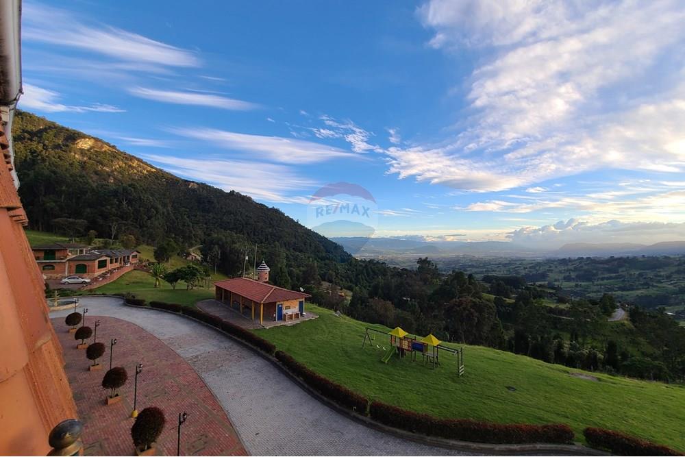 Vereda Cardonal, Hotel rumbo al Neusa