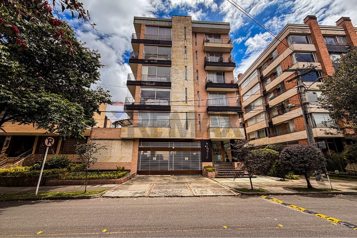 Apartamento en Venta en Usaquen - Calle 127B#  20 34