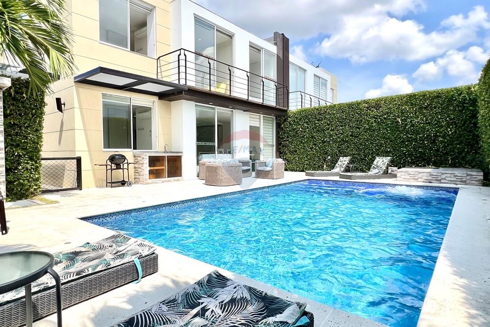 puerto azul club house