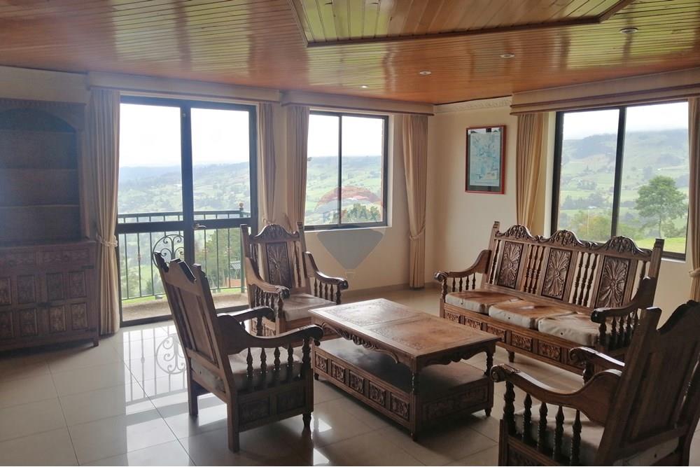 Vereda Cardonal, Hotel rumbo al Neusa