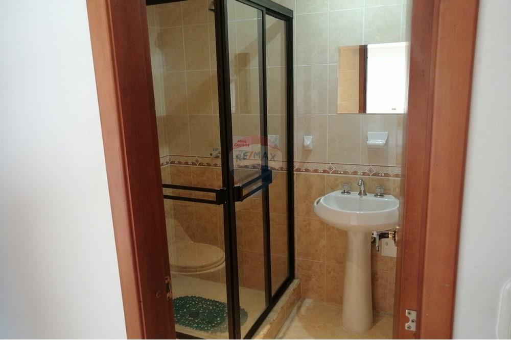 Vereda Cardonal, Hotel rumbo al Neusa