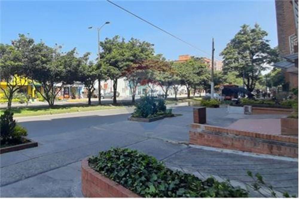 Oficina en Arriendo en Suba - Carrera 53 # 103B-42