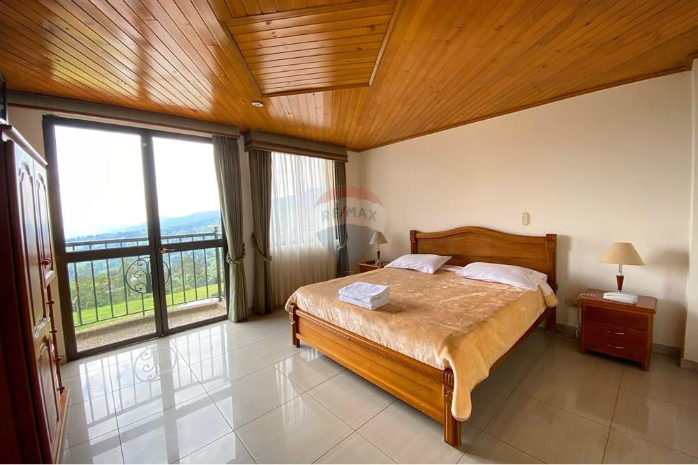 Vereda Cardonal, Hotel rumbo al Neusa