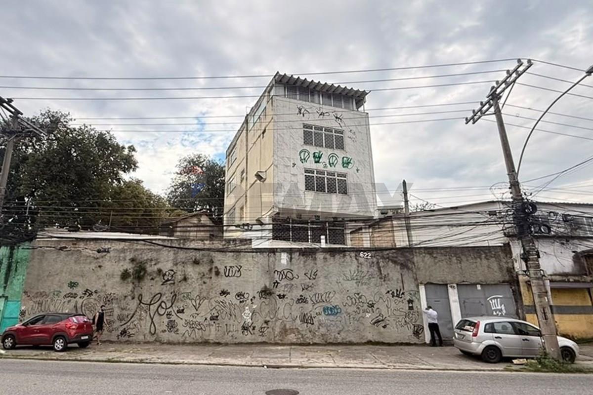 Prédio comercial a venda com 10 salas grandes e 485m² a venda  no Tanque
