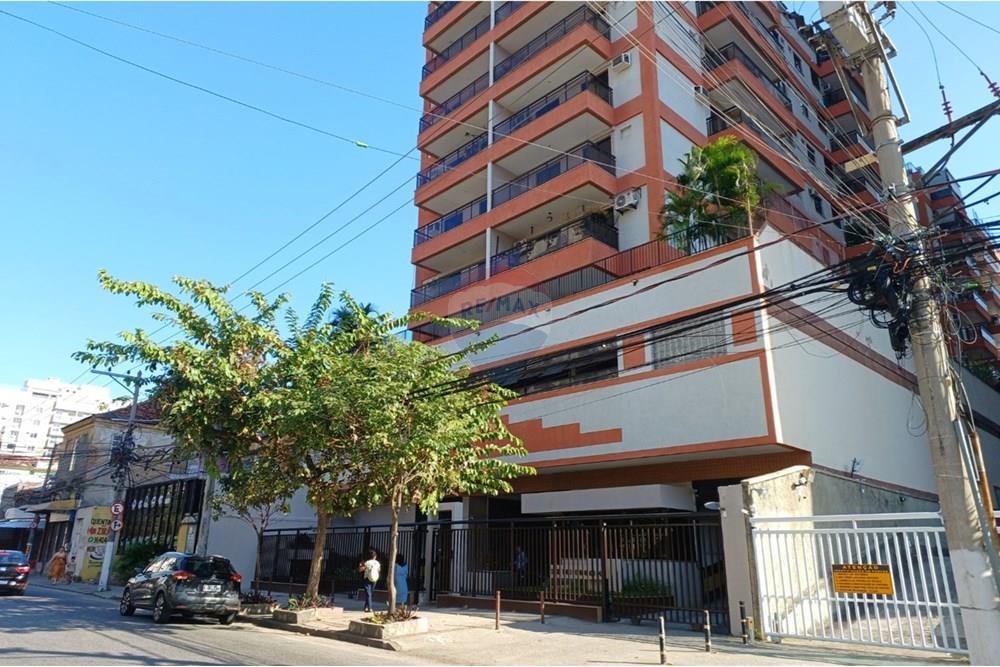 Apartamento à venda com de 3 quartos (1 Suíte) com 2 varandas em Todos os Santos
