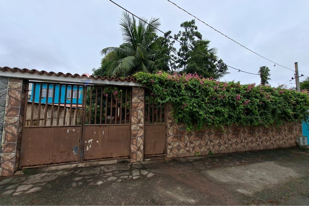 Casa com 3 quartos para venda  em Pedra de Guaratiba, RJ!