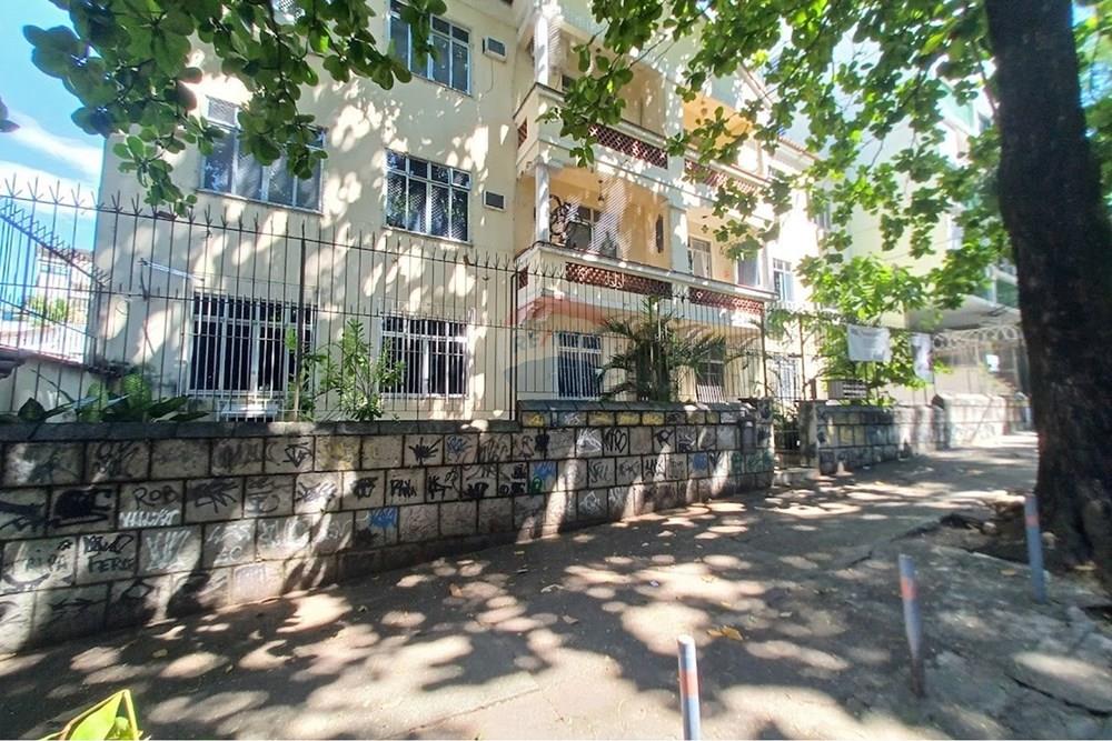 Apartamento à venda com 3 quartos no térreo no Grajaú