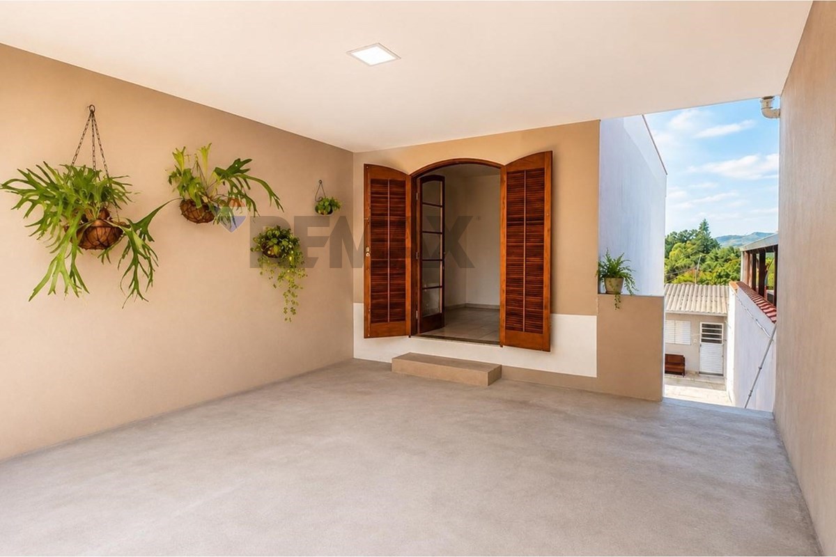 Casa com edícula completa e ambientes independentes/Jd. Santo Antônio — foto 1