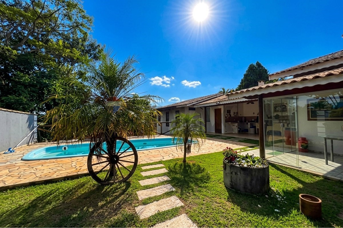 Casa térrea com 3 dormitórios no Maracanã em Jarinu/SP