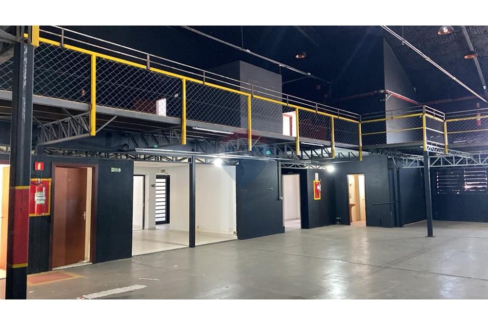 OPORTUNIDADE - Barracão + Ponto Comercial - Bairro Nova Vinhedo - 2.400 m²