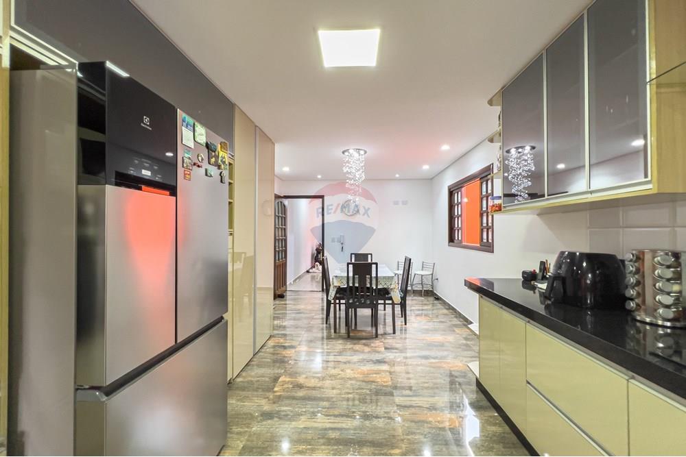 Casa, 3 quartos, 190 m² - Foto 13