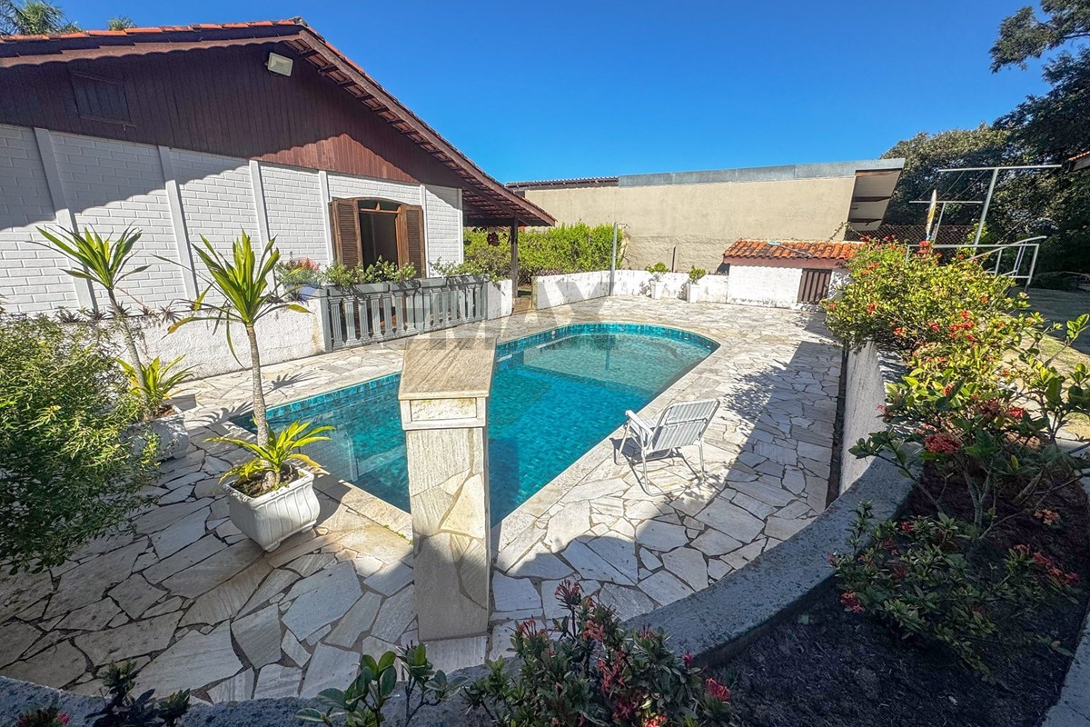 Chácara à venda com 1.040 m² de terreno e 349 m² de área construída, Jardim Leonor, Itatiba/SP