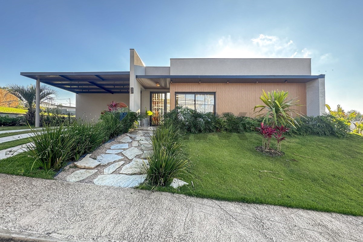 Casa Térrea com Vista Espetacular para o Lago | 1.001m² | 3 Suítes | Sete Lagos, Itatiba/SP