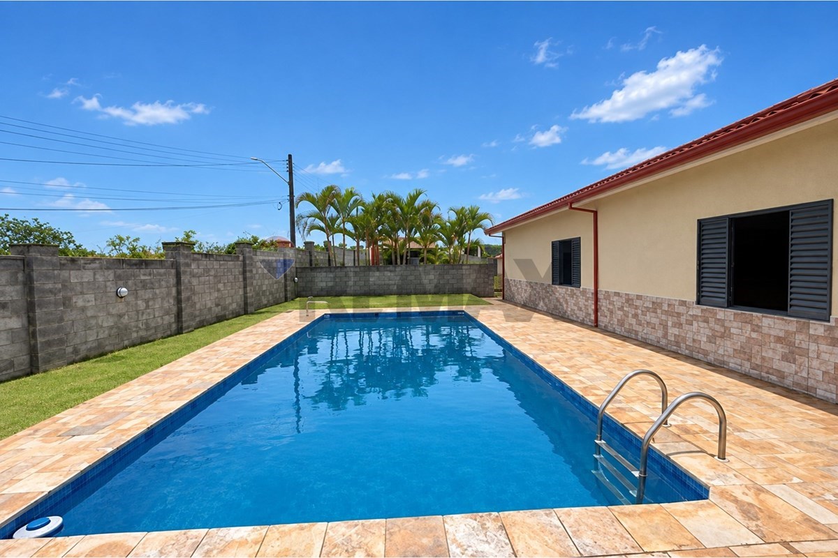 CHÁCARA PRÓXIMO AO CENTRO DE JARINU, COM 3.070 M², PISCINA, CAMPO DE FUTEBOL E 3 SUÍTES