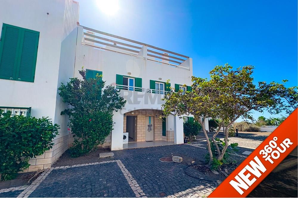 T3 Townhouse - Vila Verde… — 189.6 m² · €200,000 | CVREI