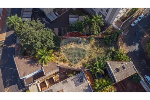 Terreno no Jardim Macedo