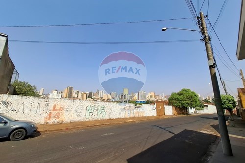 Terreno no Jardim Mosteiro